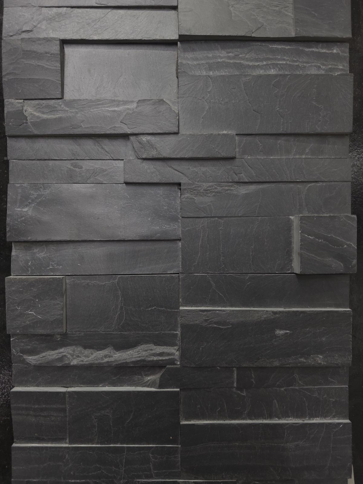 หินกาบจิ๊กซอว์ 7 ชิ้น สีดำ (7 มัด 1 ตรม.)