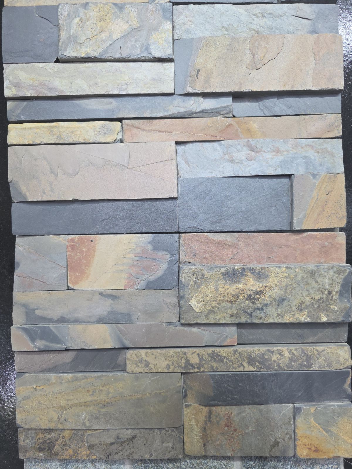 หินกาบจิ๊กซอว์ 7 ชิ้น ลายสนิม (7 มัด 1 ตรม.)