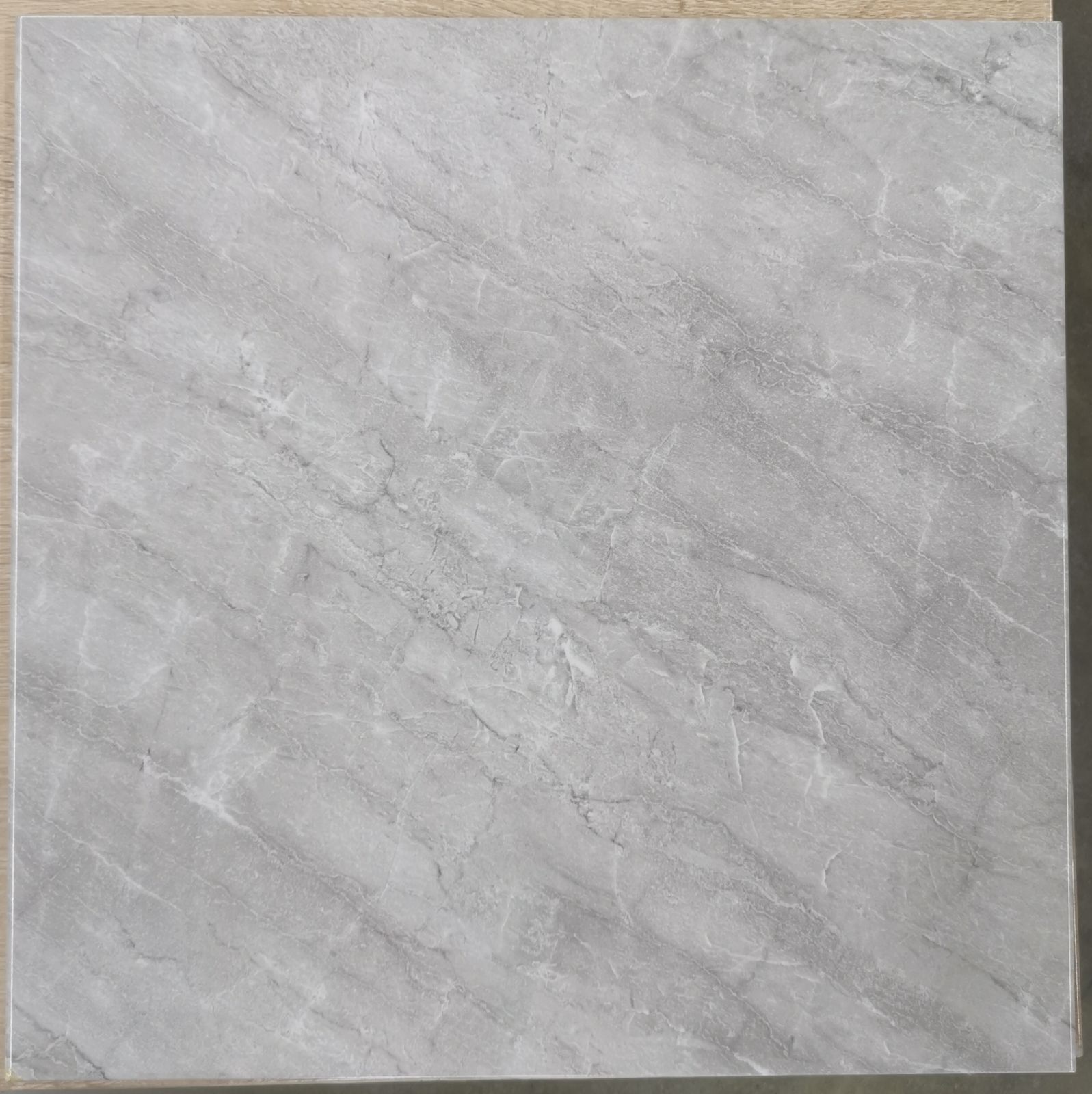 กระเบื้องเซรามิค 16*16  ไชยรามา-เทาอ่อน (A) CHAIYO