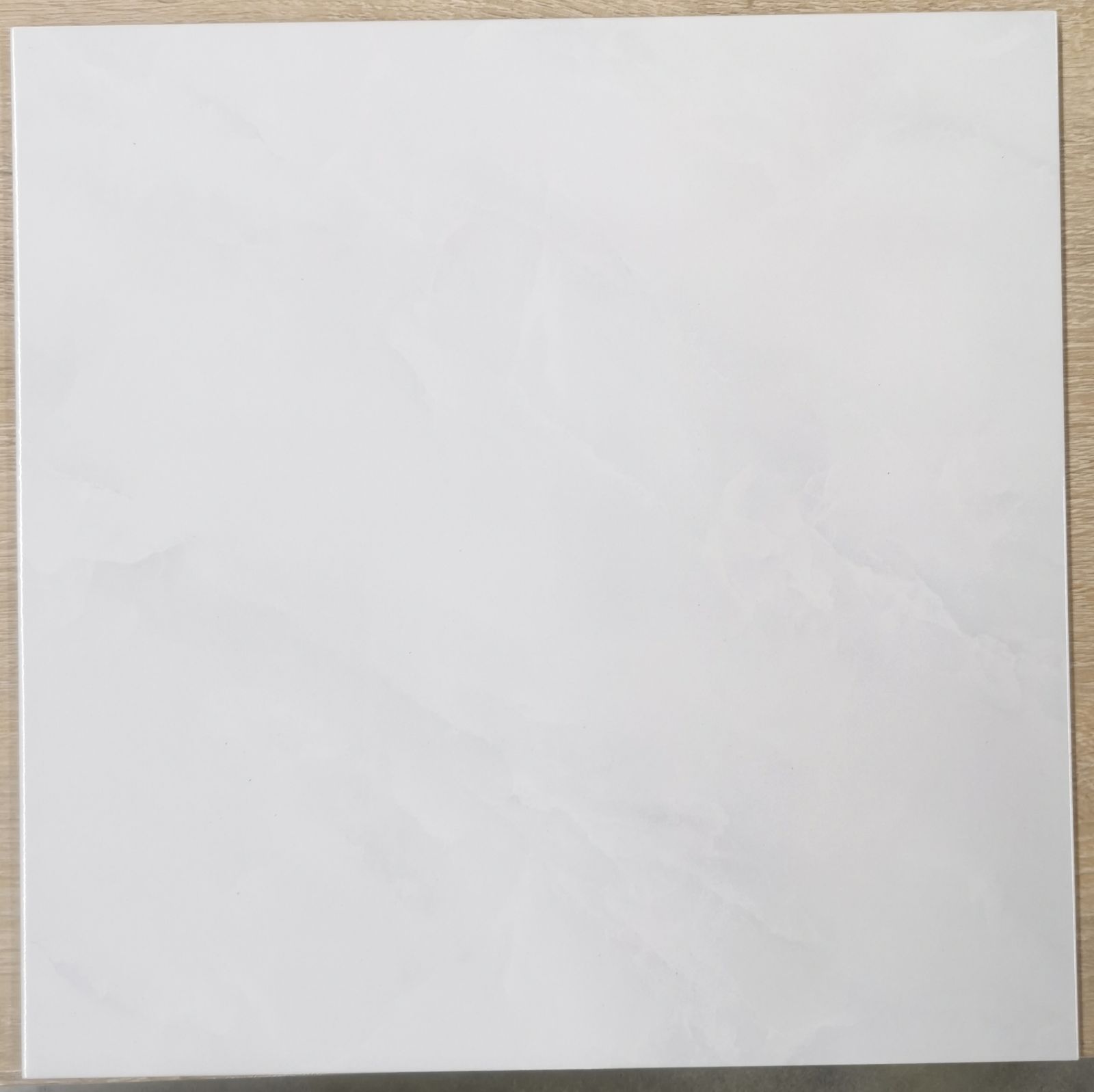 กระเบื้องเซรามิค 16*16  ไชยน่าดอล์-ขาว (A) CHAIYO