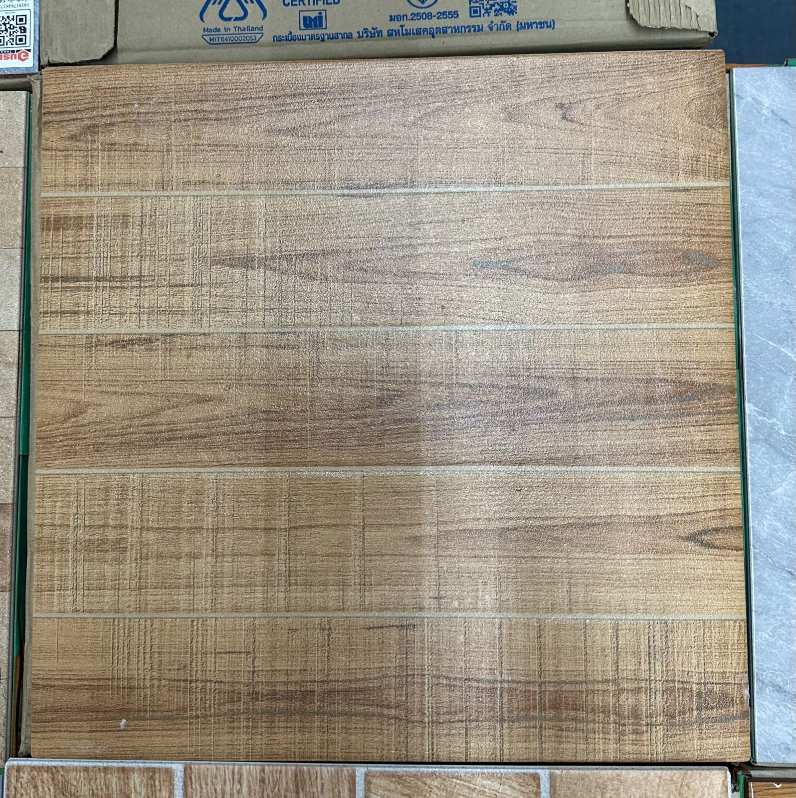 กระเบื้องเซรามิค 16*16 มิดวู๊ดบราวน์ DURAGRES D-160