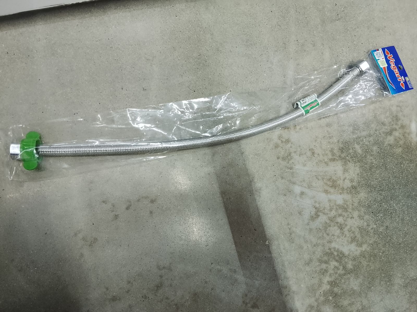 สายน้ำดีอลูมิเนียมถัก 1/2*1/2  ยาว 20 นิ้ว วีก้า V2050S