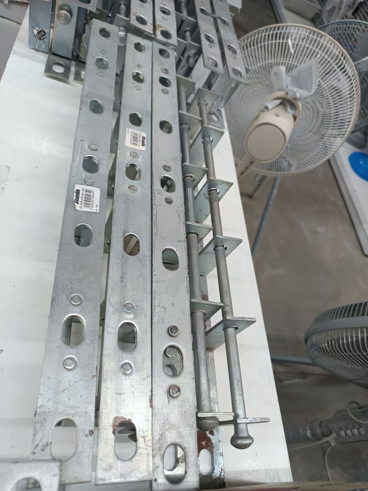 แร็กไฟฟ้าเหล็กช่อง 5 ช่อง