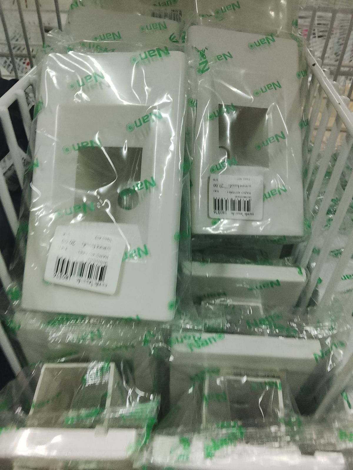 NANO-407 กล่องเบรกเกอร์แบบฝัง Nano 407