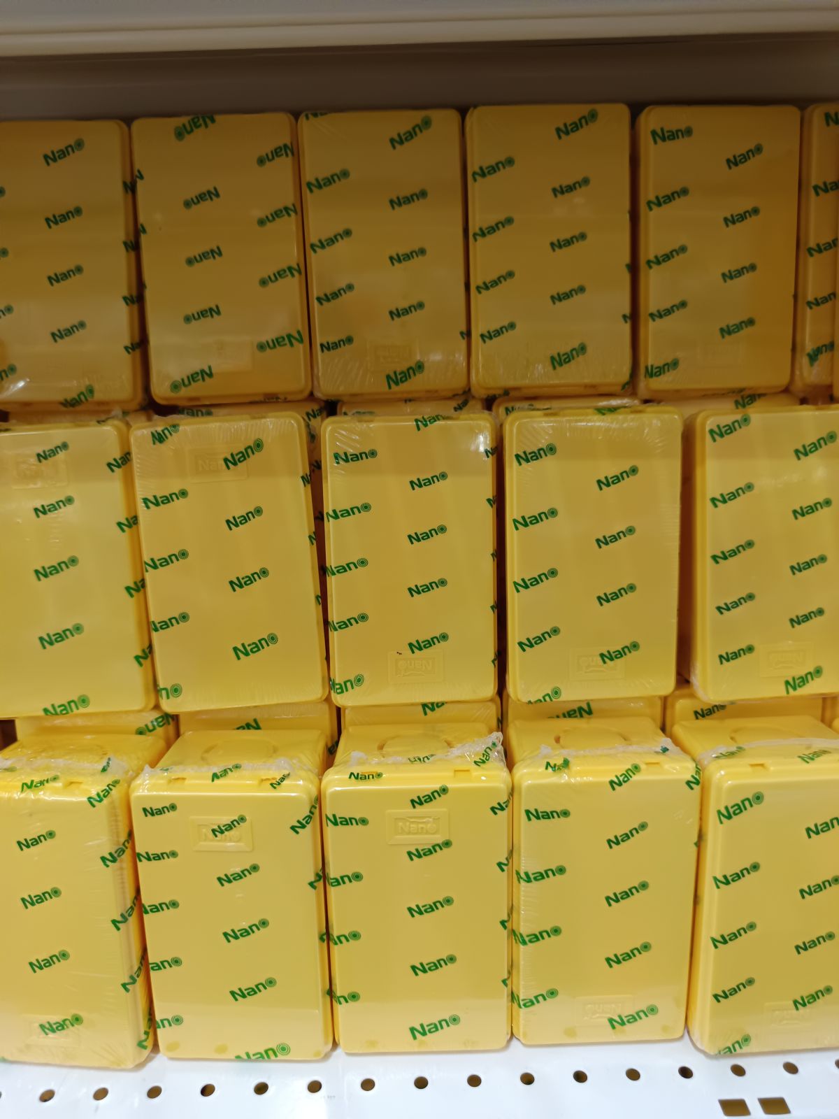 NANO-24Y กล่องพักสาย เหลี่ยม 2*4 เหลือง  