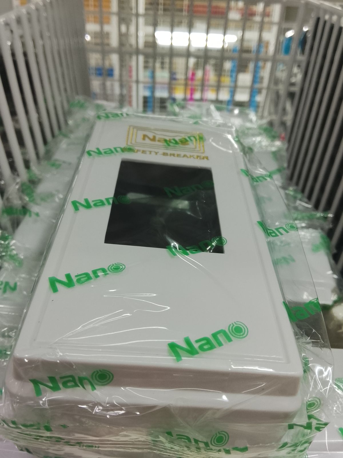 NANO-401 กล่องเบรกเกอร์ พิมพ์ทอง 