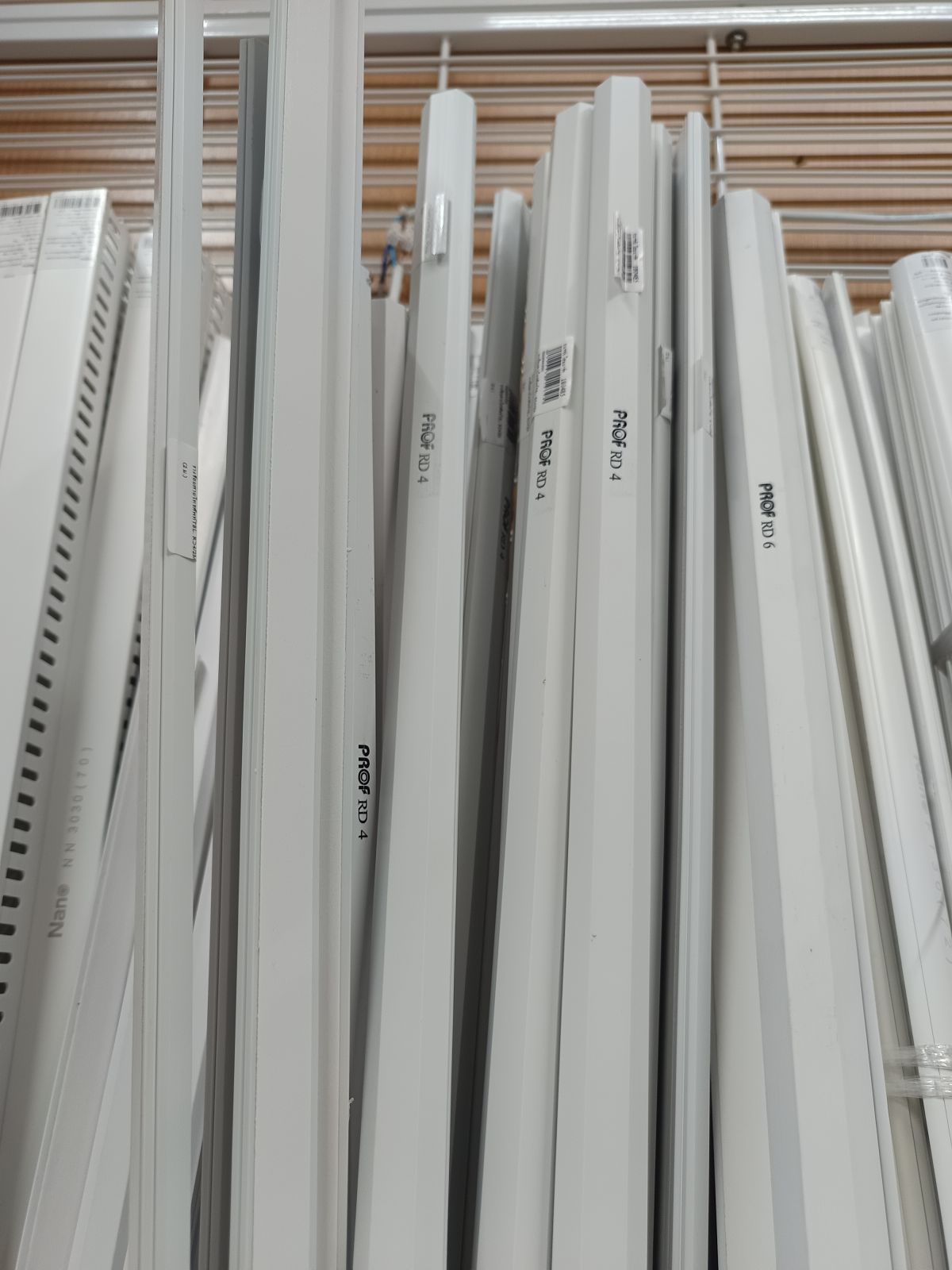 รางร้อยสายโทรศัพท์TEL. RD4/2M (2 ม.)