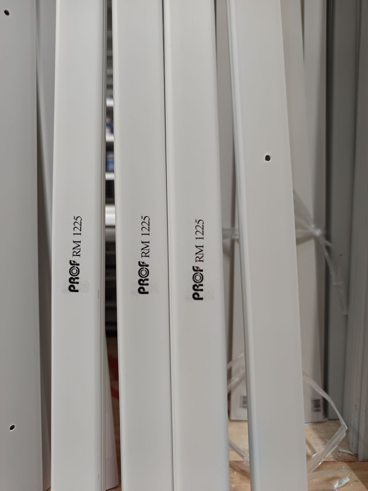 รางร้อยสายไฟ 1" # RM1225/2M (2ม.)