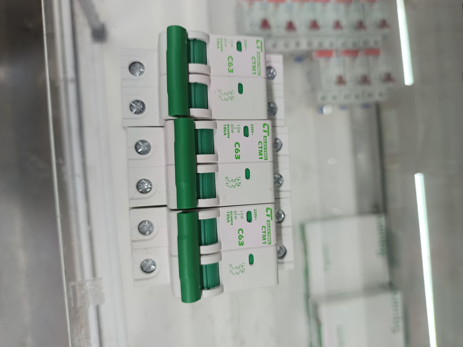 เมนเบรกเกอร์ CTM1-2P63A