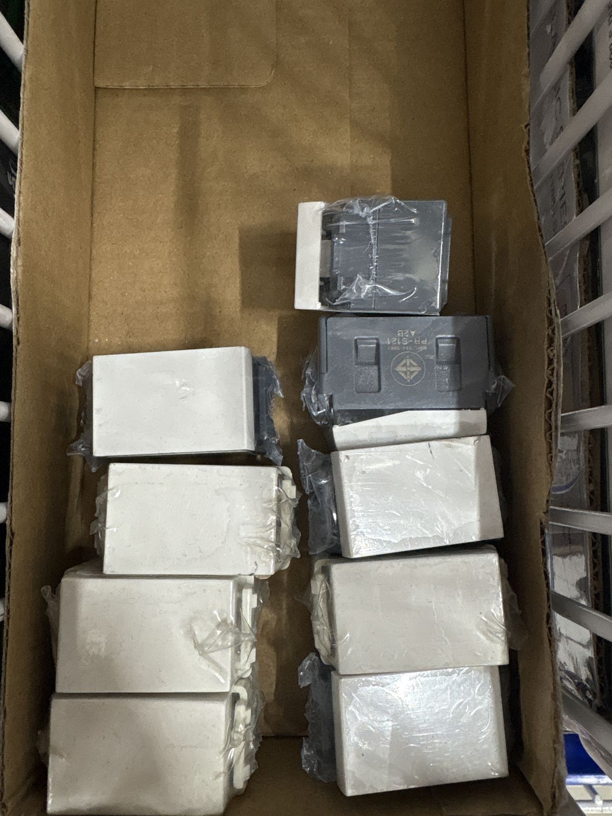 สวิตช์ 2 ทาง 1 ช่อง PR-S121 ฮาโก้