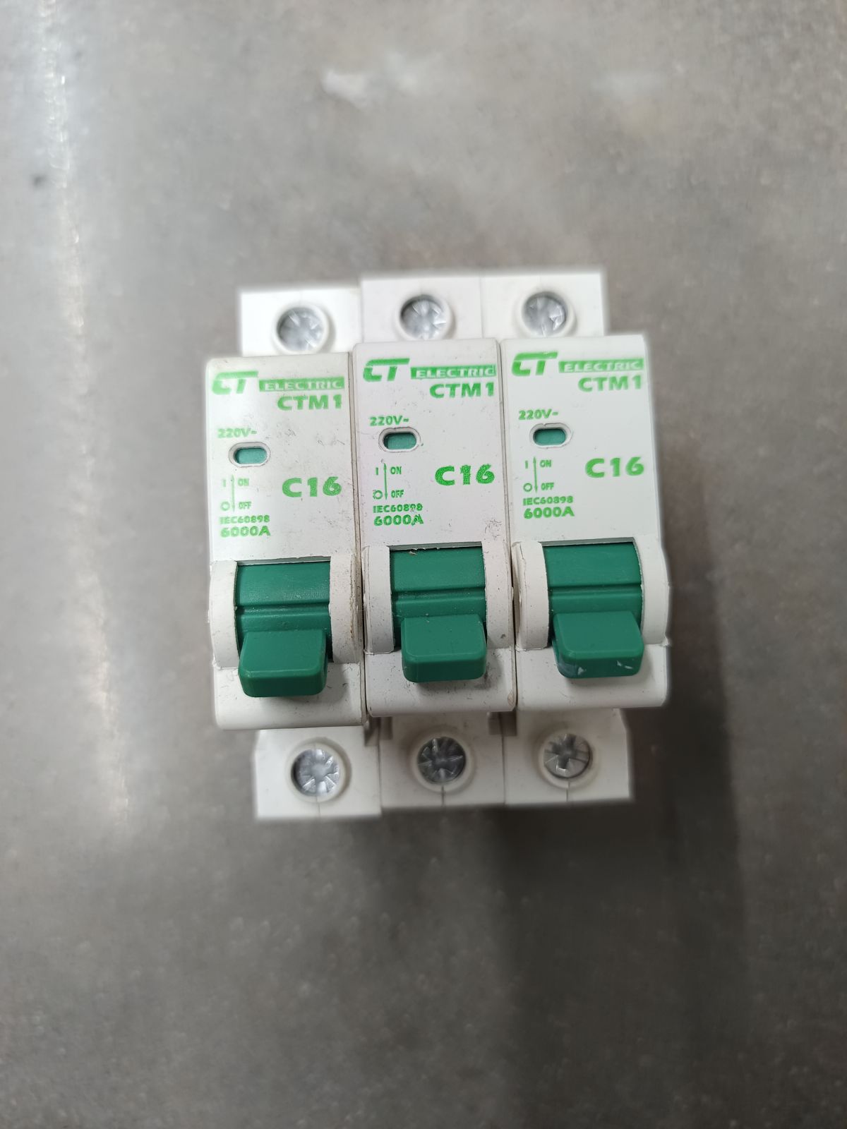 ลูกเซอร์กิต 1P-16A CTM1