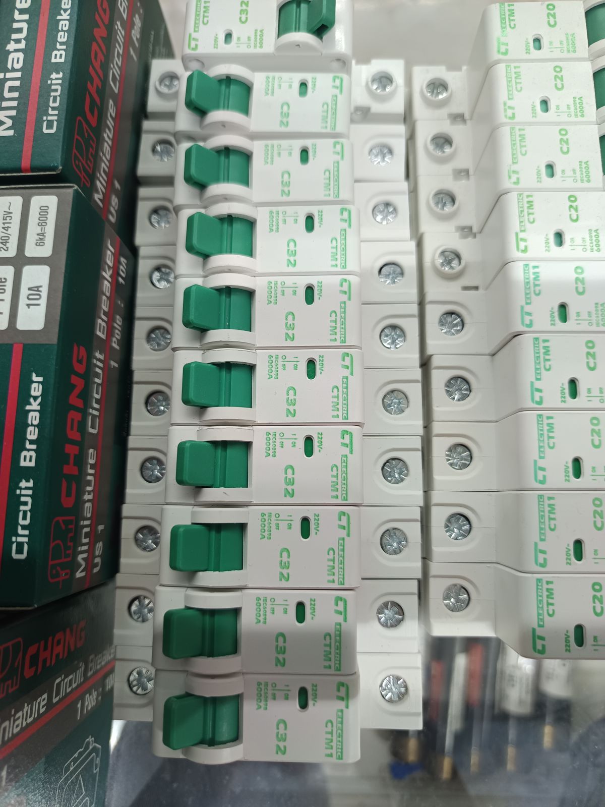 ลูกเซอร์กิต 1P-32A CTM1