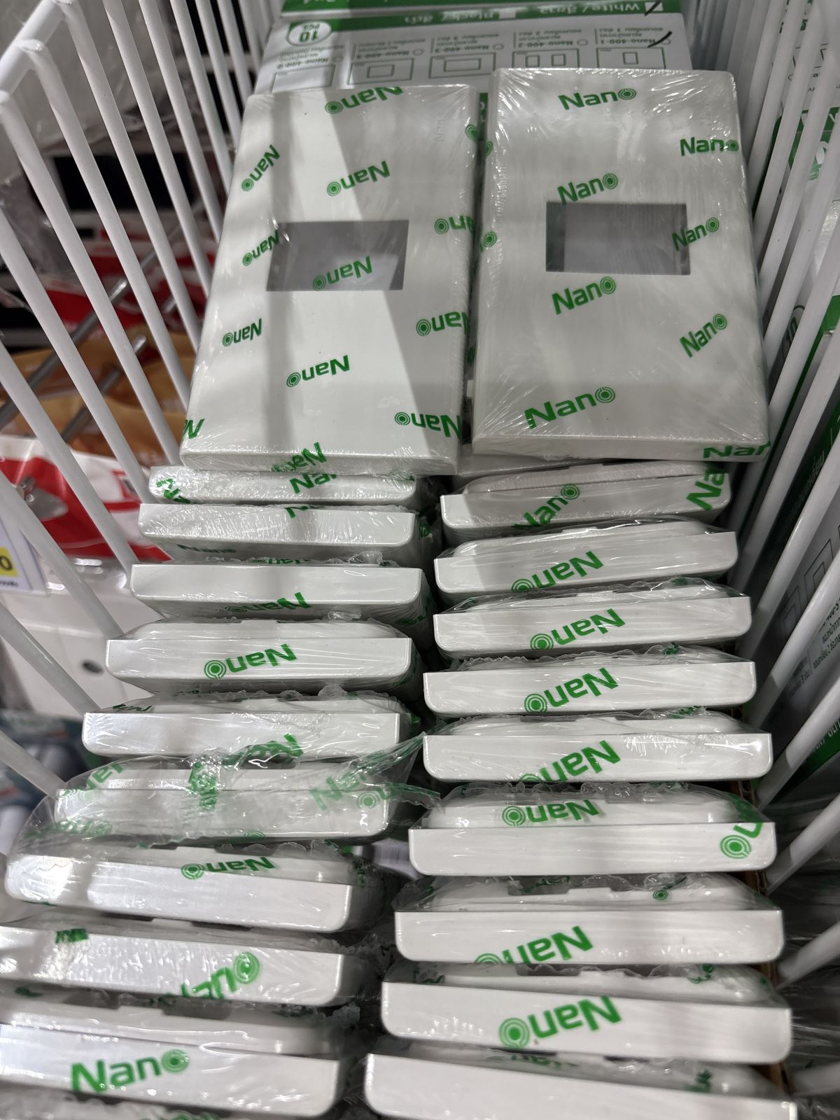 NANO-400-1 หน้ากาก Nano 1 ช่อง สีขาว