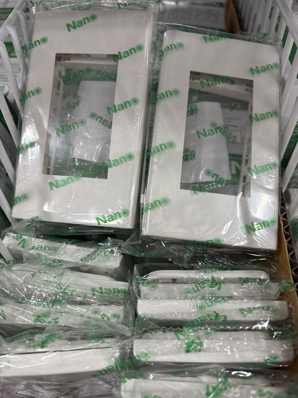 NANO-400-3 หน้ากาก Nano 3 ช่อง สีขาว