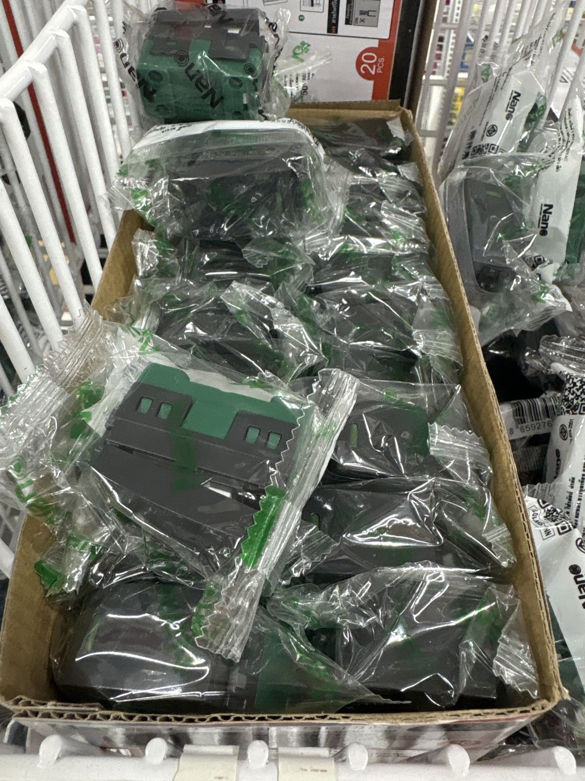 NN-SW101B สวิตซ์ 1 ทางเดียว 1ช่อง  Nano สีดำ