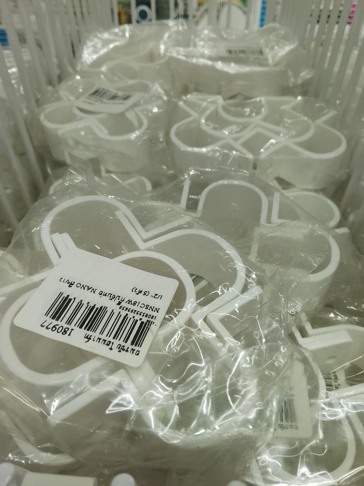 NNSC18W กิ๊ปจับท่อ NANO สีขาว 1/2" (5 ตัว)