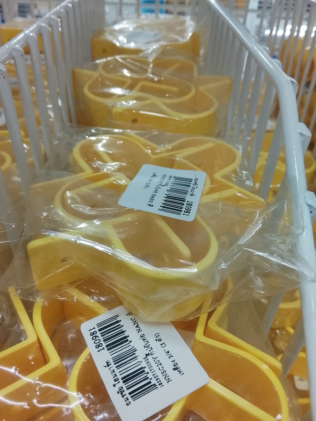 NNSC20Y กิ๊ปจับท่อ NANO สีเหลือง 3/4" (5 ตัว)