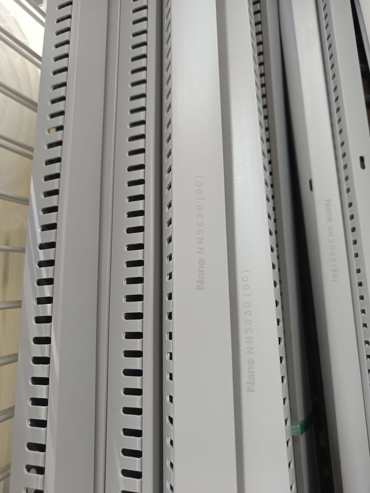 NNWD3030G รางร้อยสายไฟแบบโปร่ง 30*30 สีเทา NANO