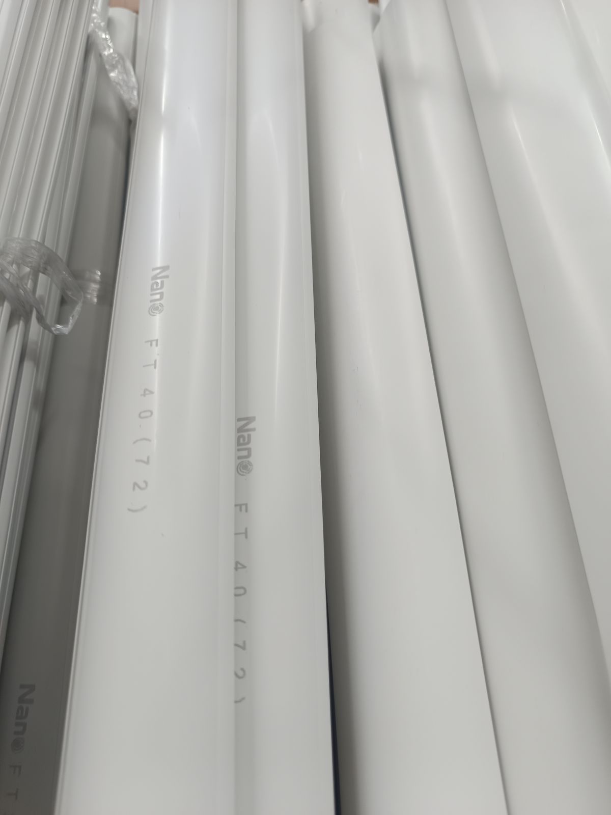 NNFT40W รางร้อยสายไฟ DT NANO 13*40 สีขาว