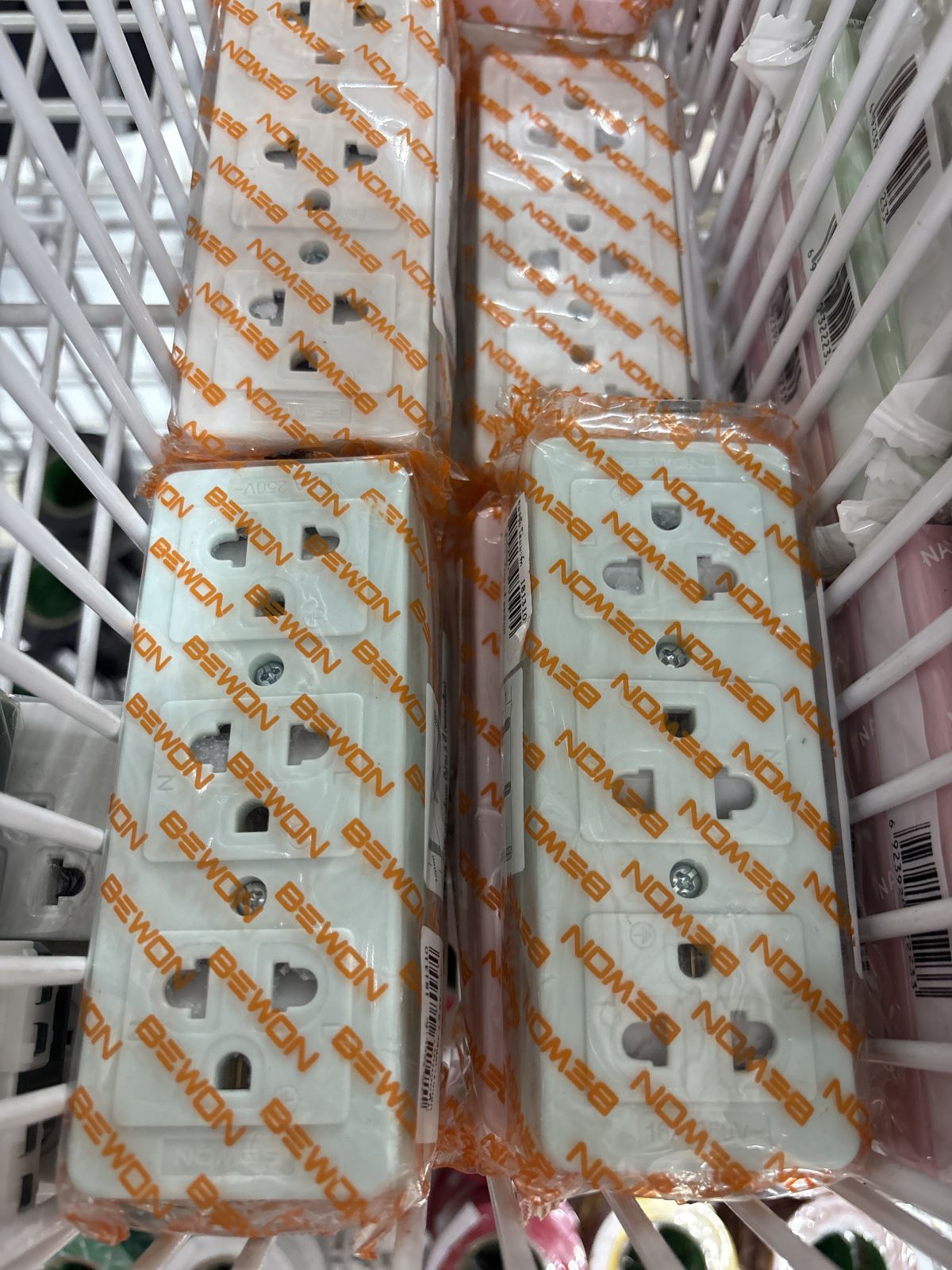 ปลั๊กกราวด์ลอย 3 ที่ BEWON