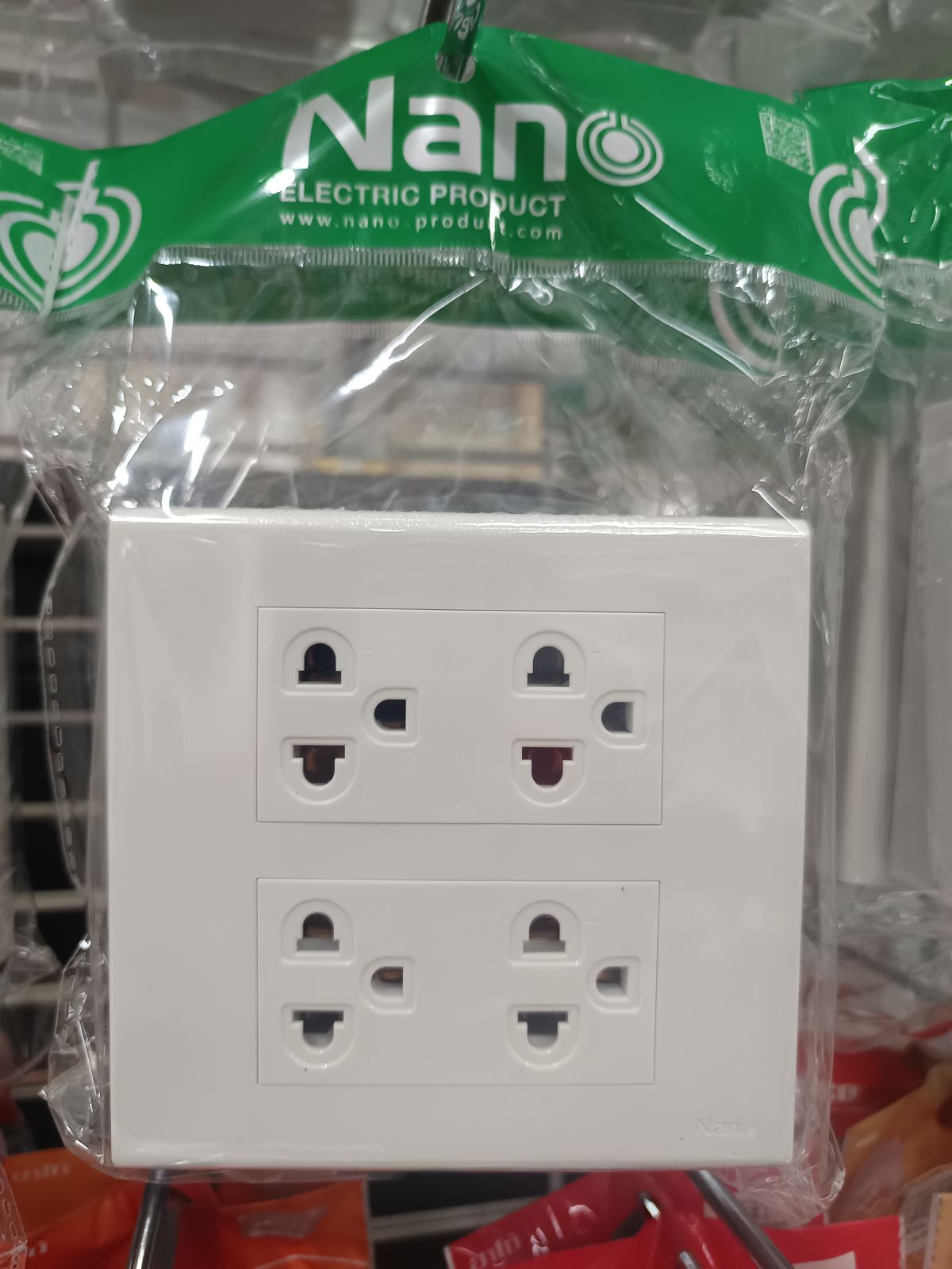 CS5555-BW  เต้ารับ 3 ขา *3 สีขาว NANO