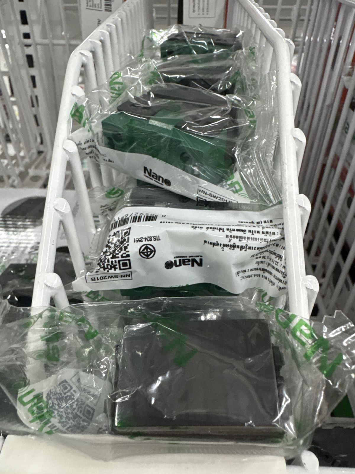 NN-SW201B สวิตซ์  2 ทาง 16 แอมป์ 250 โวลท์ ขนาด 1 ช่อง (สีดำ)  NANO