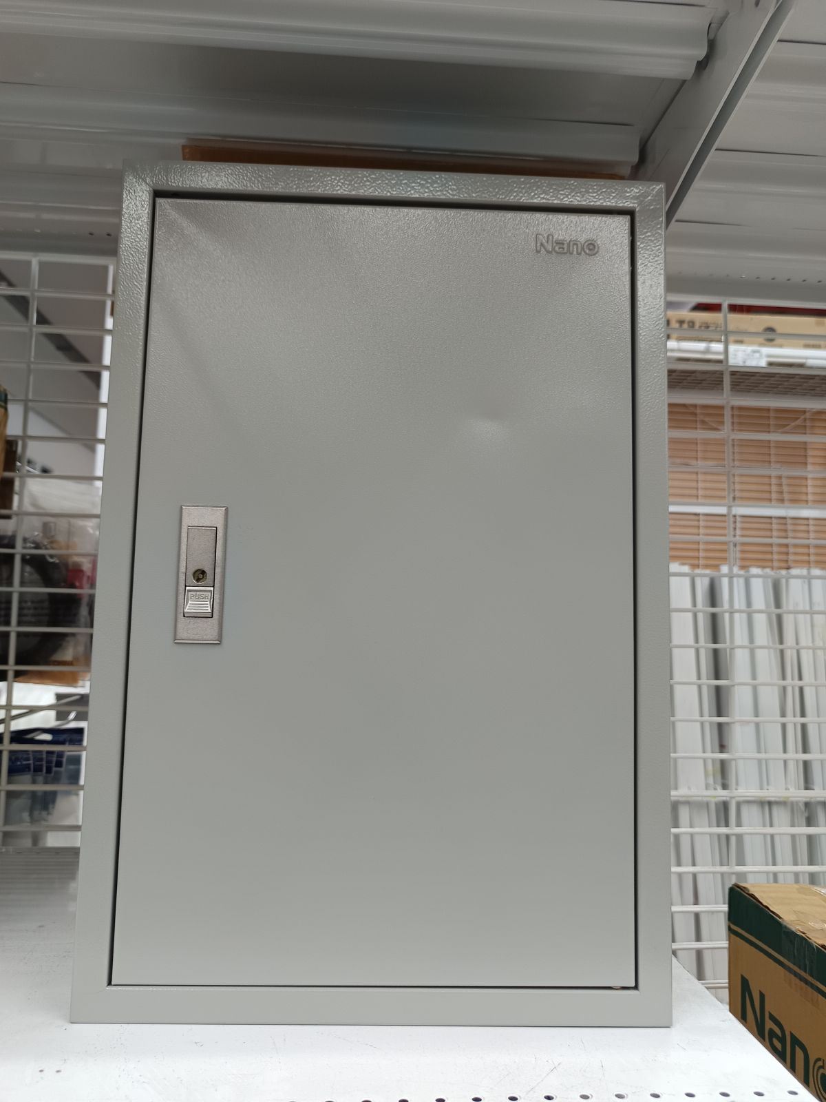 MCTT02 ตู้สวิตช์บอร์ด NANO (35*52*17 cm)