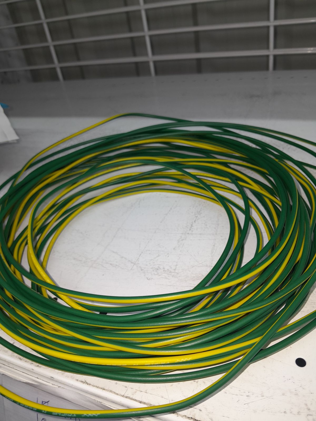 สายเดี่ยว THW #1x1.5 NNN  - เขียวคาดเหลือง  (แบ่งเมตร)