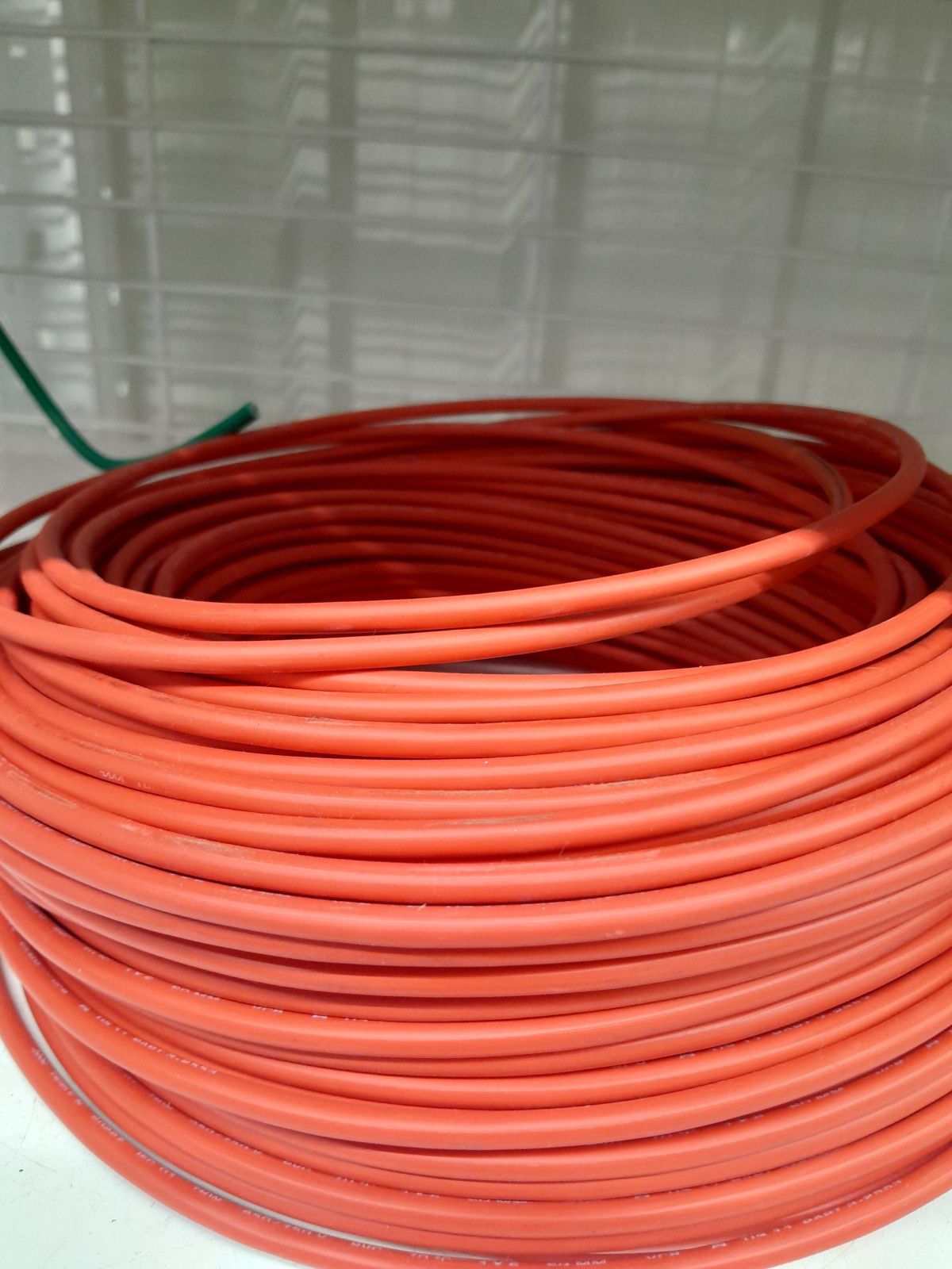 สายเดี่ยว THW #1x6 NNN  - แดง  (แบ่งเมตร)