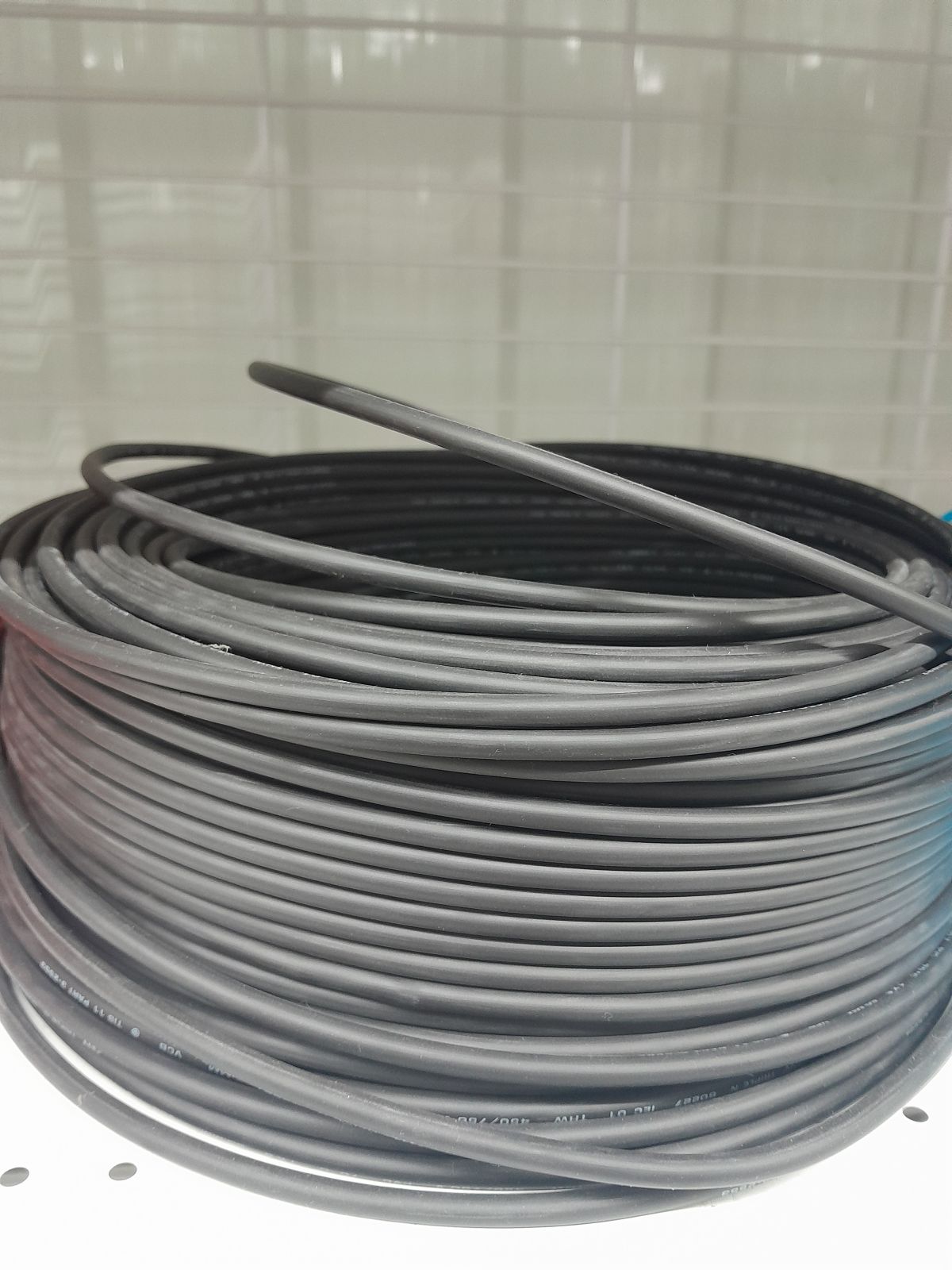 สายเดี่ยว THW #1x6 NNN  - ดำ  (แบ่งเมตร)