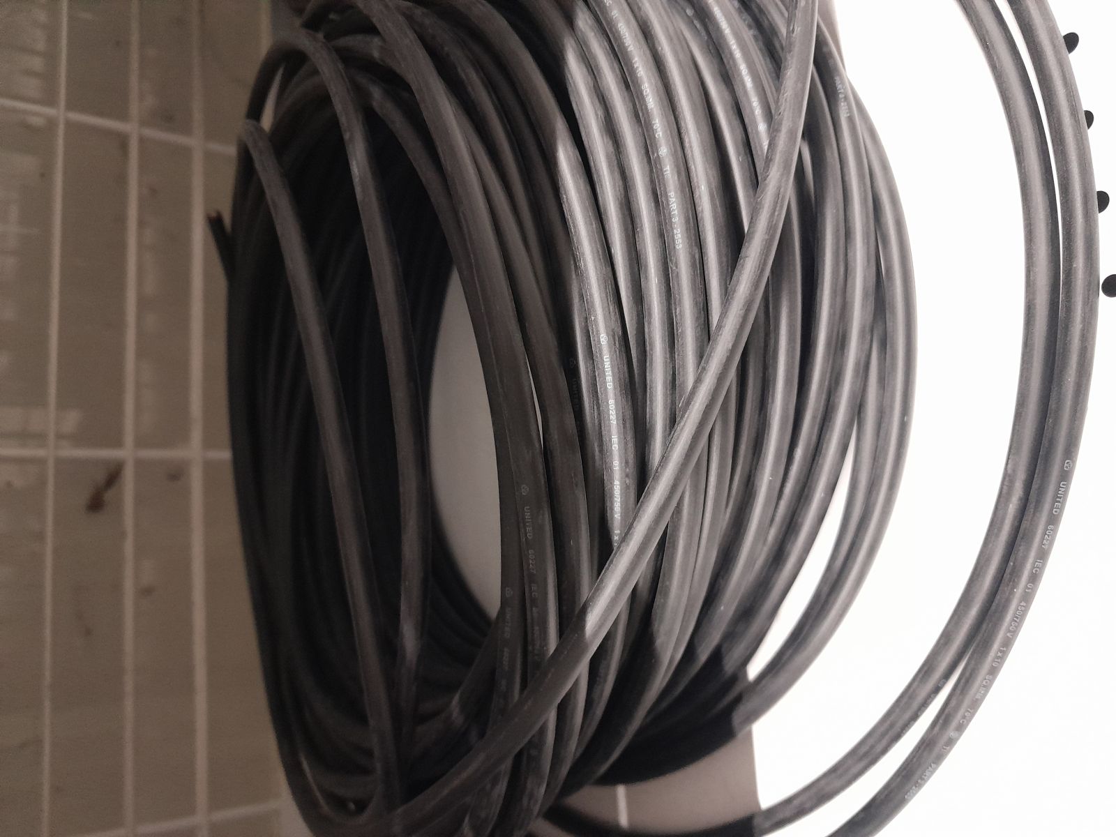 สายเดี่ยวทองแดง THW 10 ANT/UNITED (สีดำ) (แบ่งเมตร)