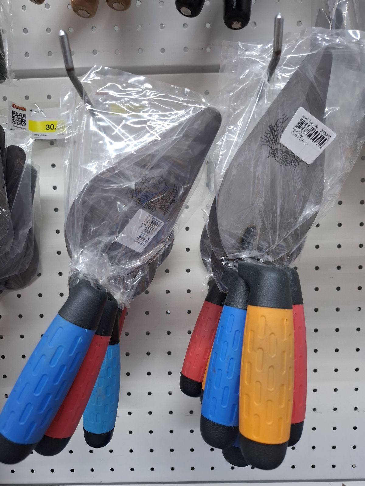 เกียงก่อ 6 นิ้ว ด้ามยาง