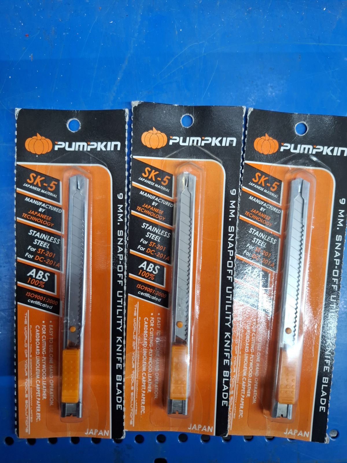 12405 มีดคัดเตอร์สแตนเลสเล็ก PUMPKIN