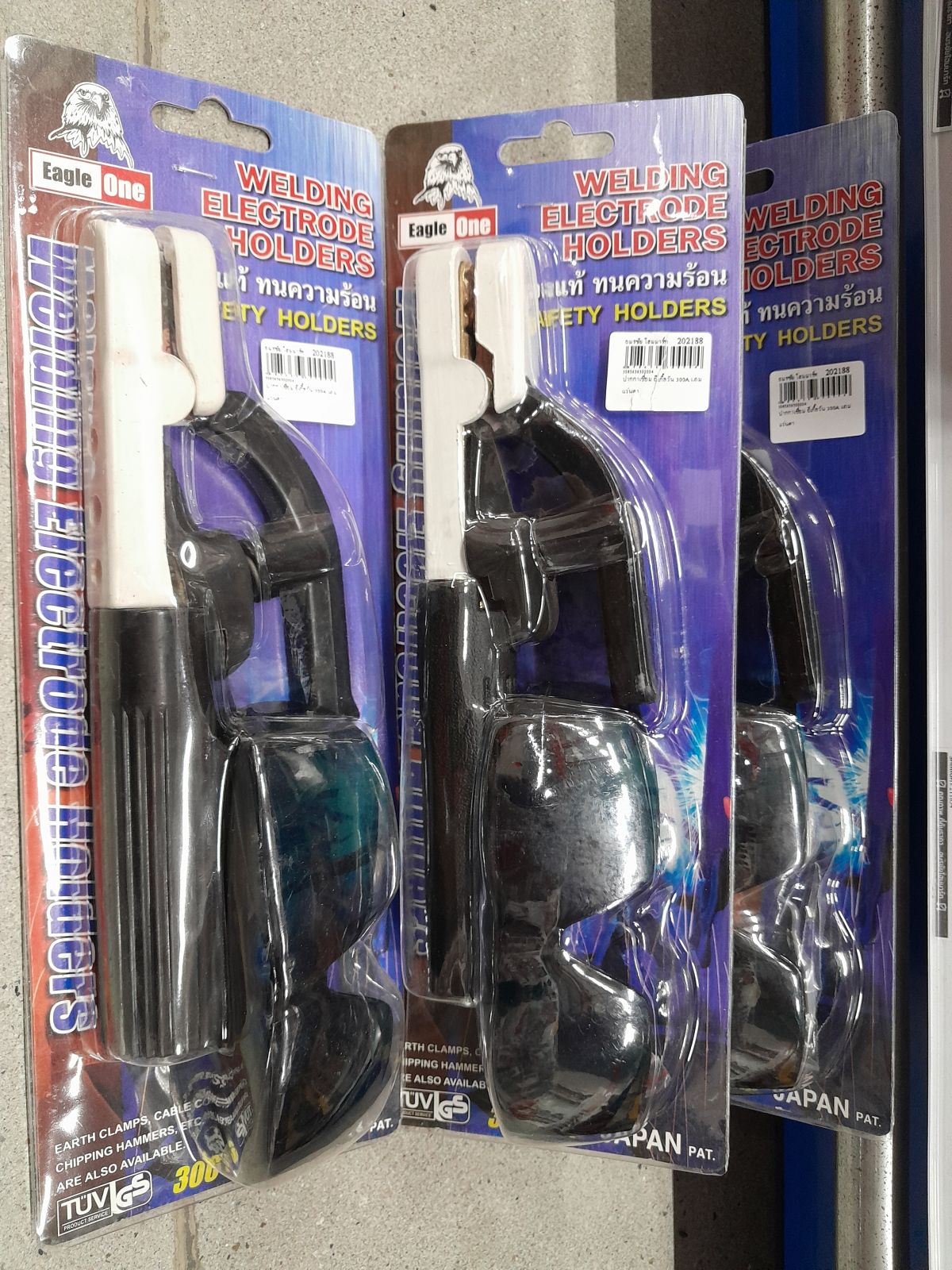 ปากกาเชื่อม อีเกิ้ลวัน 300A แถมแว่นตา