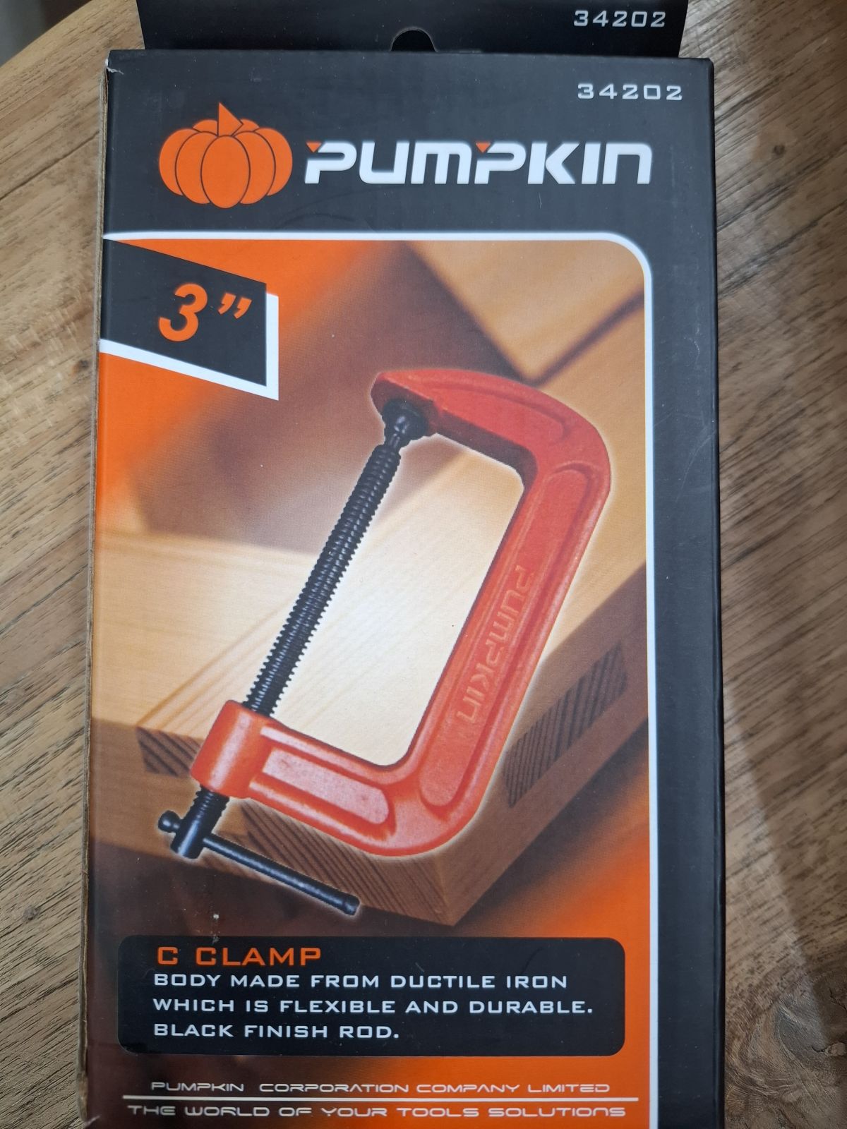 34202 ปากกาจับไม้ ตัวซี 3 นิ้ว  PUMPKIN