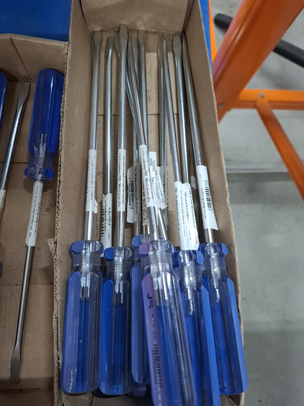 21240 ไขควงแบน PUMPKIN LC6-200mm