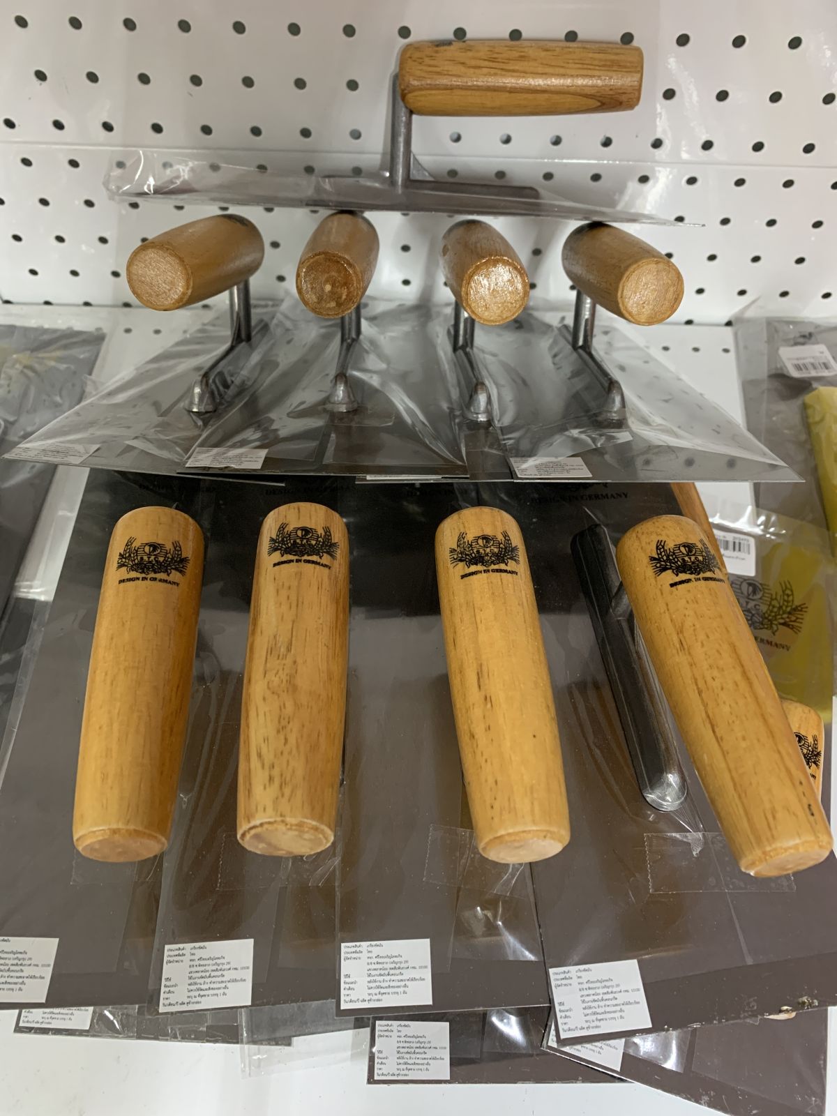 เกียงขัดมันสี่เหลี่ยมตราหัวนก ด้ามไม้  10"