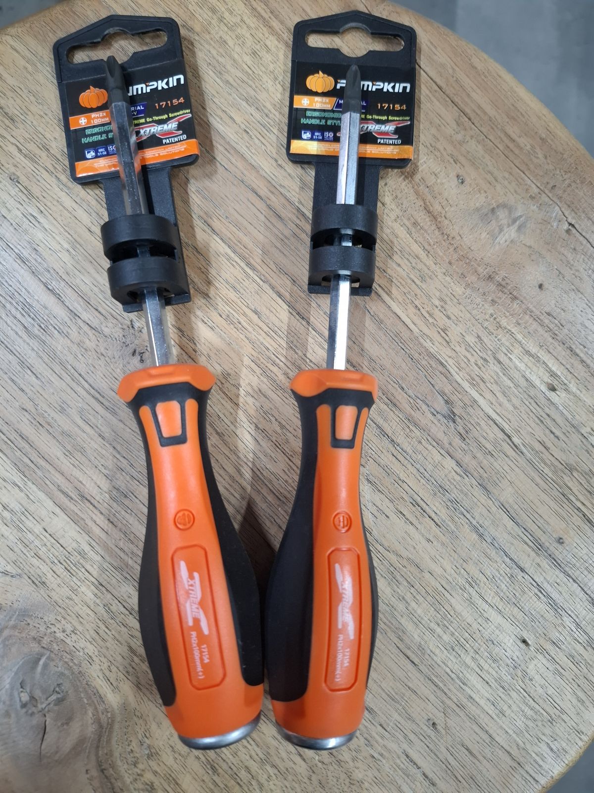 17154  ไขควงหัวทะลุ PUMPKIN รุ่น EXTRENE แฉก PH2*100mm.