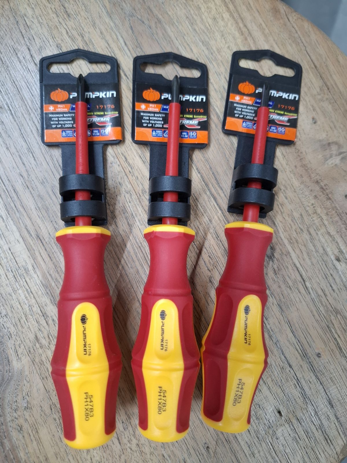17176  ไขควงแฉก 3.5  VDE 1000V XTREME PH1+80mm   PUMPKIN