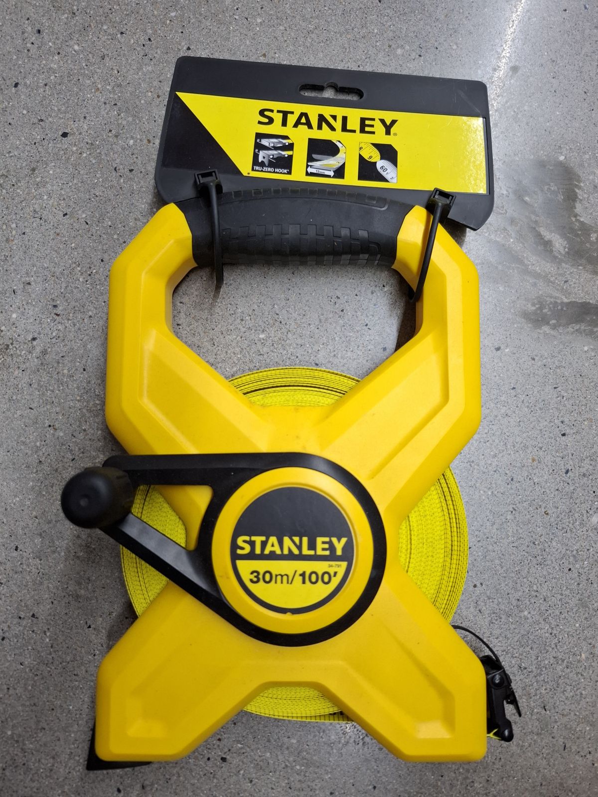 เทปวัดที่แนบไฟเบอร์กลาสขนาด 30 ม. STANLEY 34-791