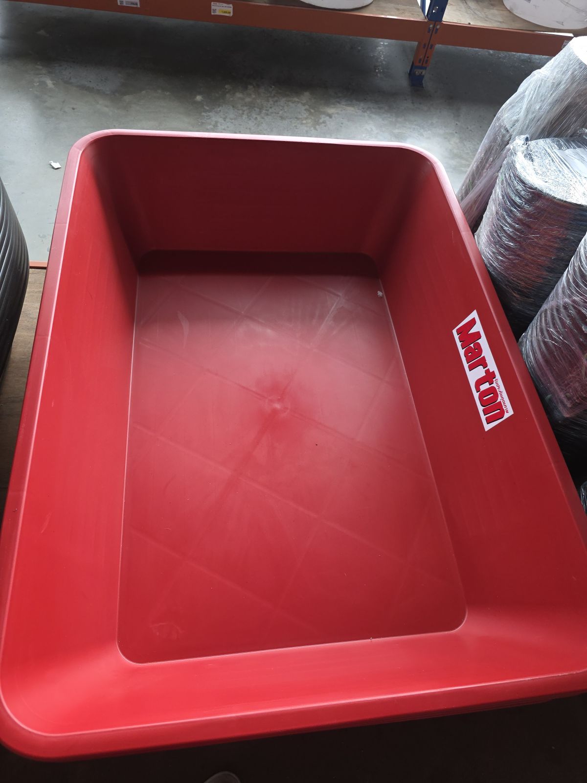 อ่างเปลผสมปูน สีแดง 240 ลิตร MARTON