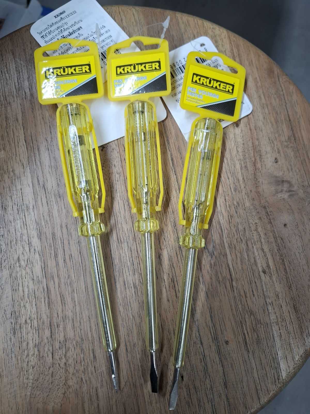 ไขควงลองไฟหัวทองเหลือง KRUKER KK0869