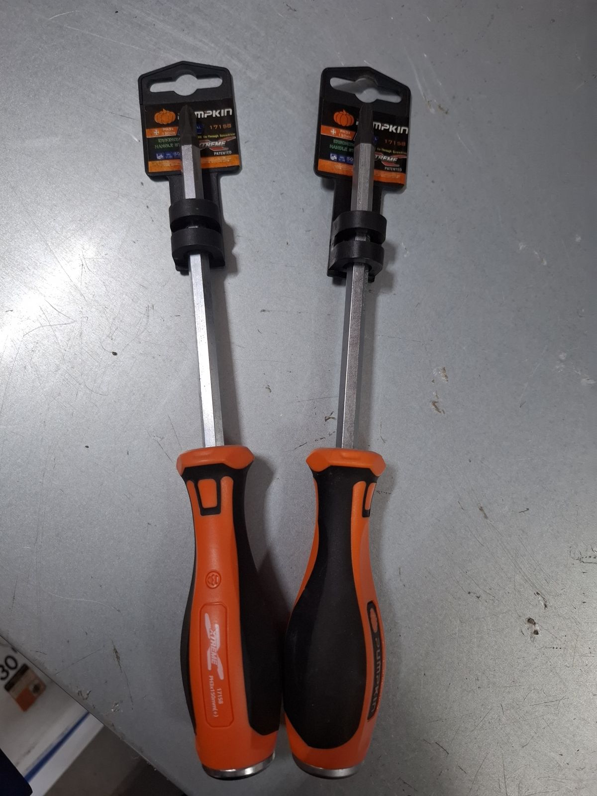 17158  ไขควงหัวทะลุ PUMPKIN รุ่น EXTRENE แฉก PH3*150mm.