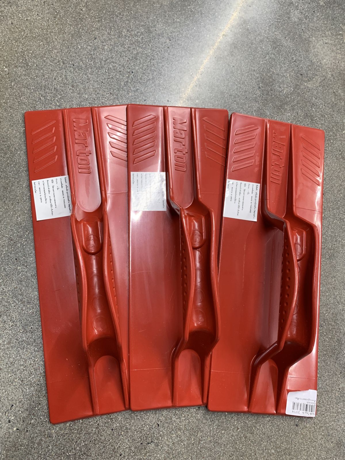 เกียงฉาบปูน MARTON สีแดง