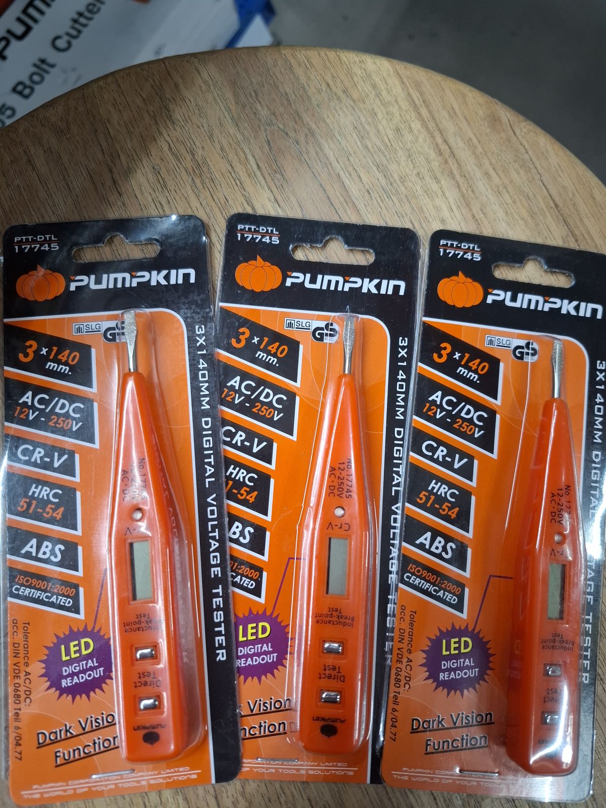 17745 ไขควงลองไฟ PUMPKIN