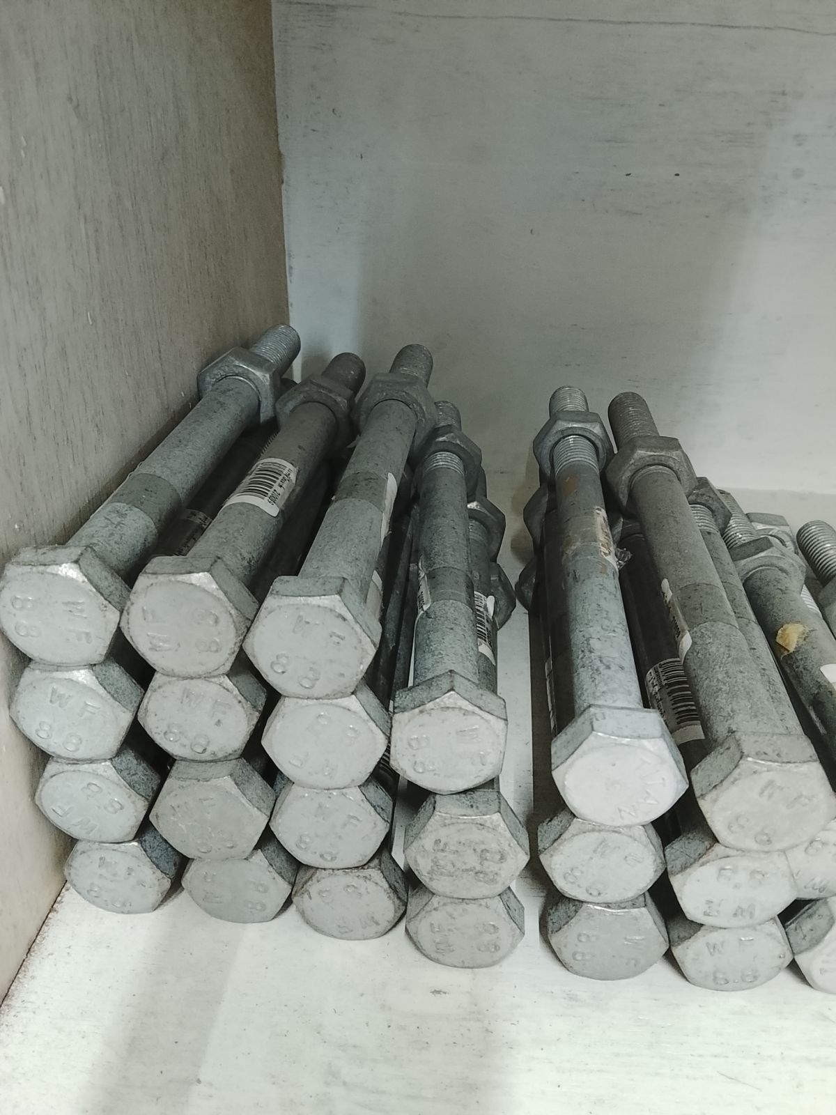 สกรูไฟฟ้าหกเหลี่ยม+หัว  5/8*8 ชุบด้าน