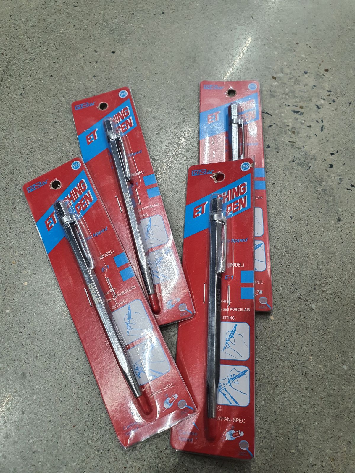 ดินสอขีดไม้ แบบกด เช็คโก