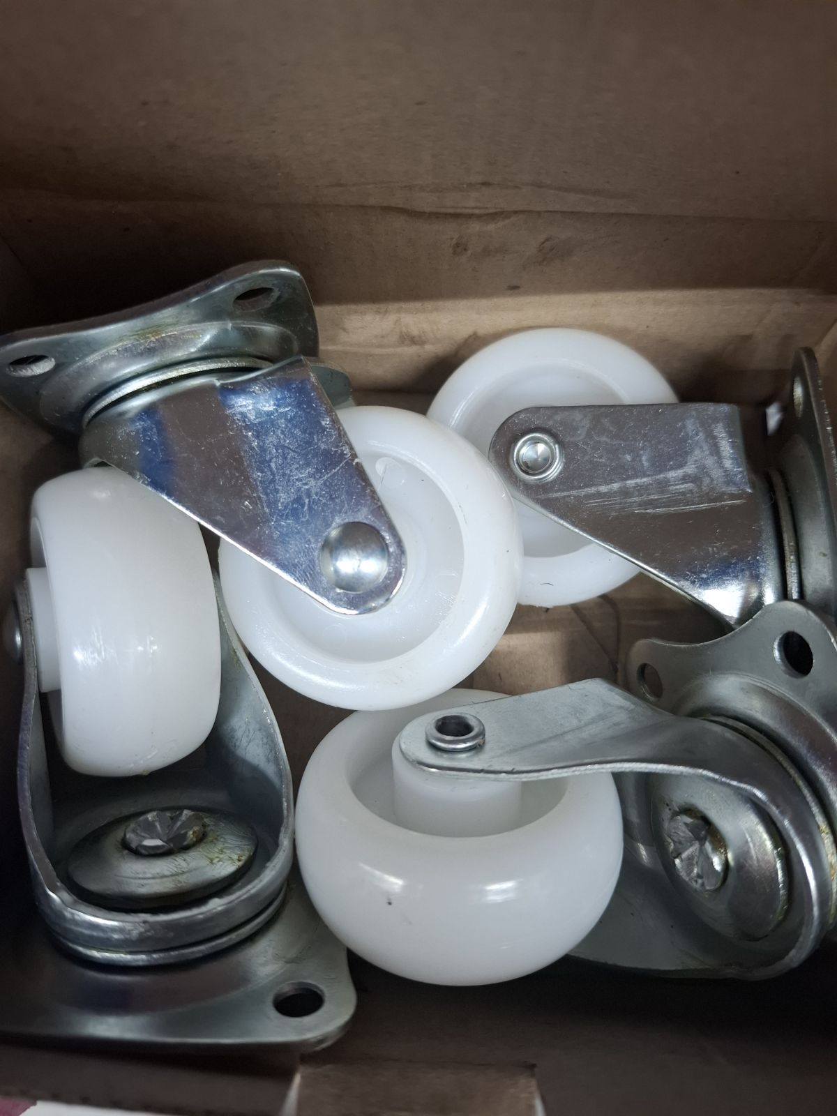 ล้อไนล่อนชุด 4ตัว  2"  แป้น