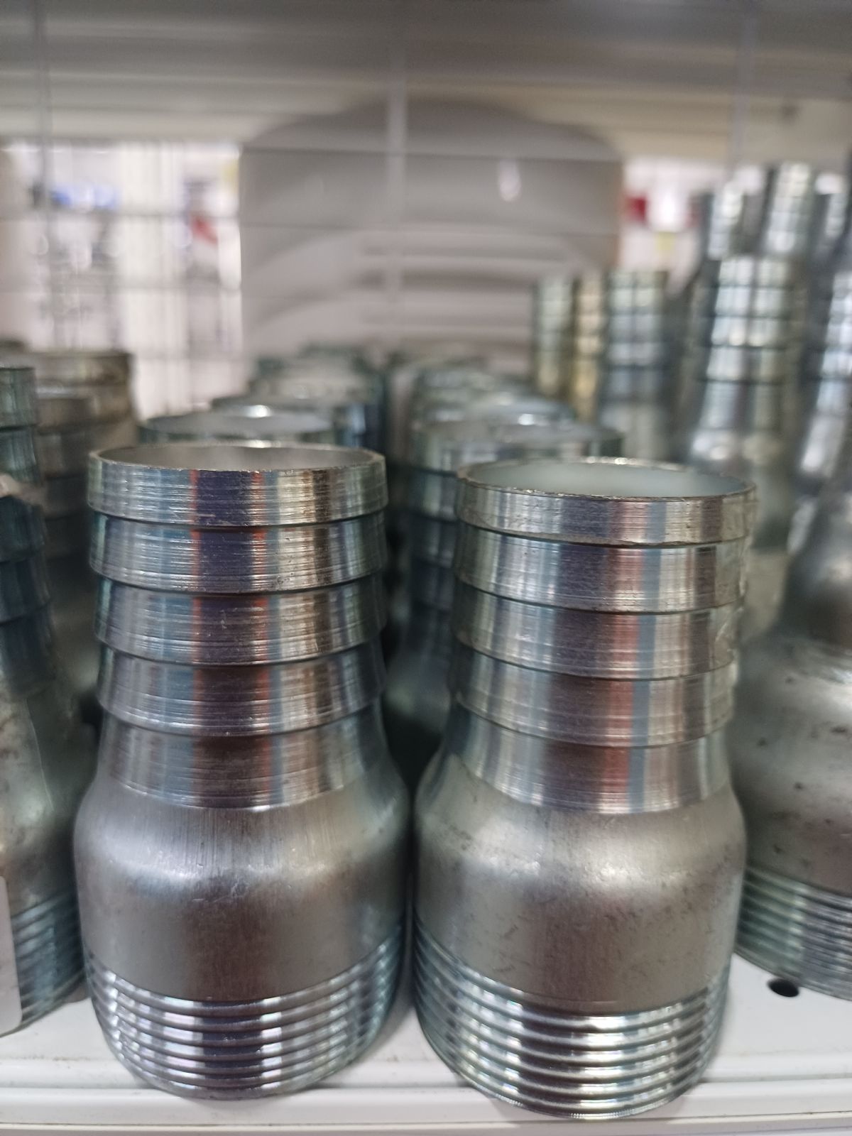 A14002 แป๊บลด 1 ข้าง เกลียวนอก 1.1/2" * 1.1/2" (หางปลาไหล)