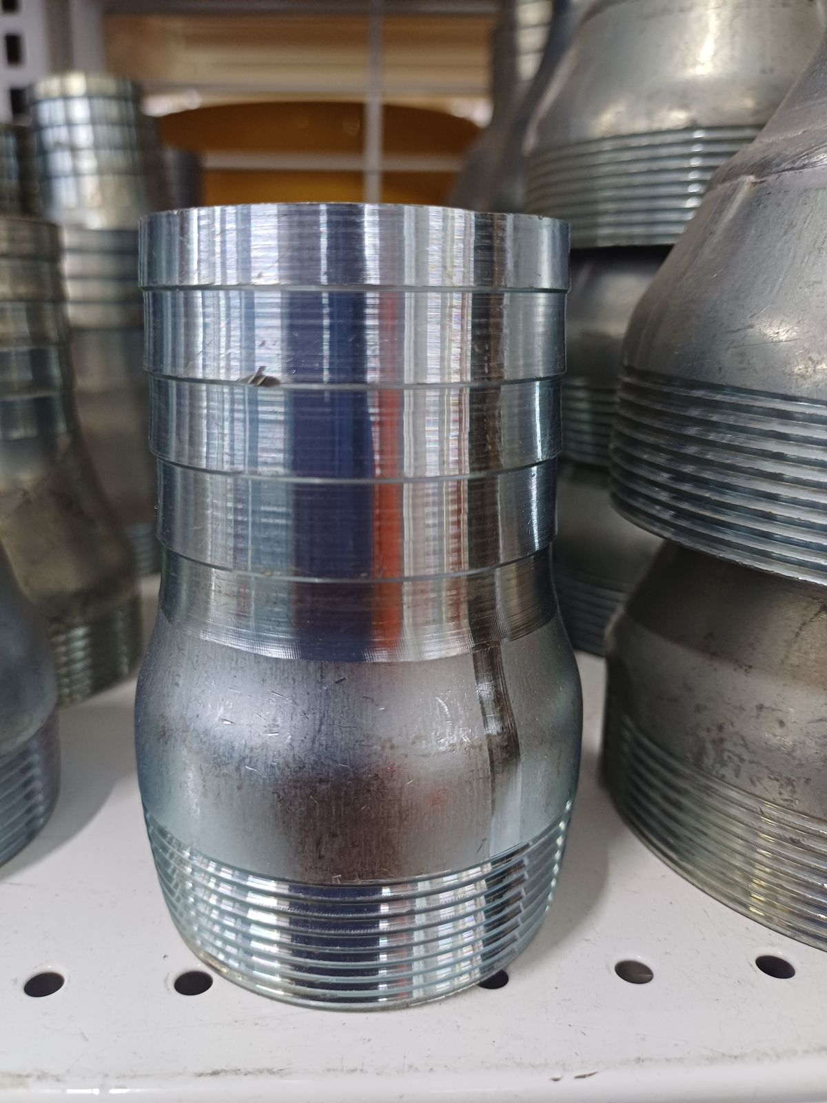 A14005 แป๊บลด 1 ข้าง เกลียวนอก 2" * 2" (หางปลาไหล)